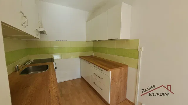 Kuchnia; sprzęt kuchenny, podłoga z płytek