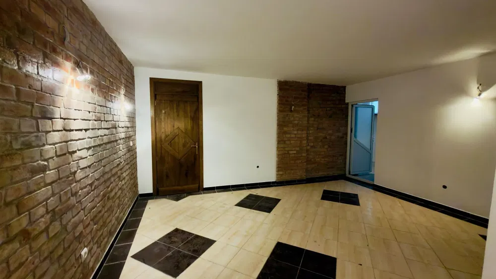 Otro; suelo de baldosas