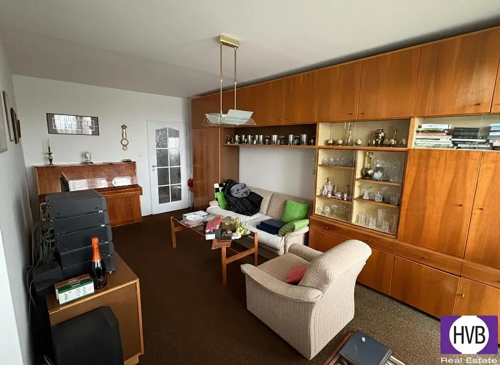 Oturma odası; modern stil, ahşap zemin