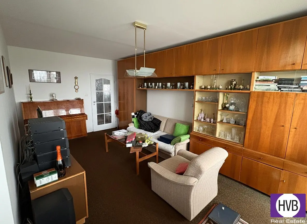 Oturma odası; modern stil, ahşap zemin