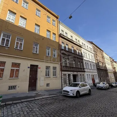 Casa y alrededores; vista