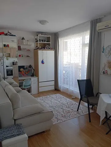 Obývací pokoj; přirozené světlo, moderní styl