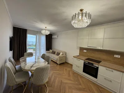 Küche; blick, küchengeräte, holzboden, renoviert, tageslicht, moderner stil