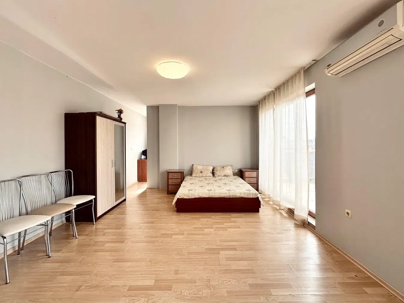 Chambre; parquet, lumière naturelle, style moderne