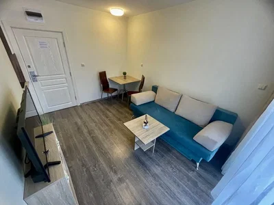 Salon; lumière naturelle, style moderne, carrelage