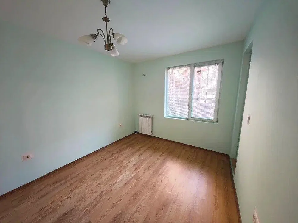 Chambre; parquet, lumière naturelle