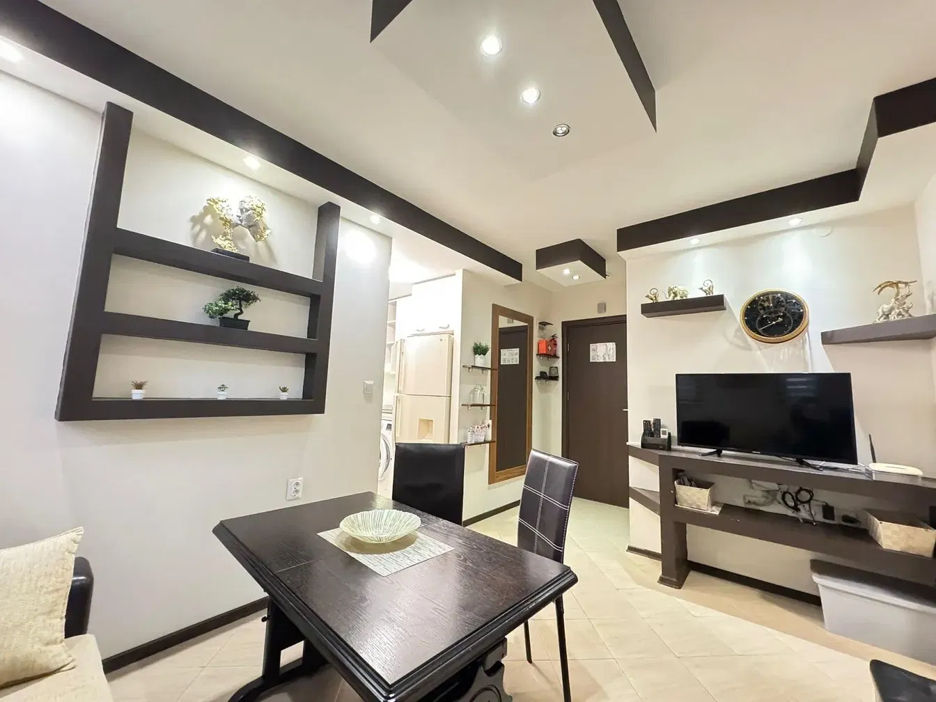 Obývací pokoj; dlažba, moderní styl