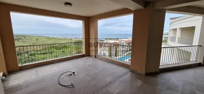 Terrazza; vista, pavimento in piastrelle