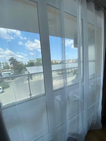 Balcón; vista, luz natural