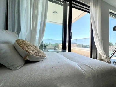 Schlafzimmer; blick, tageslicht, moderner stil