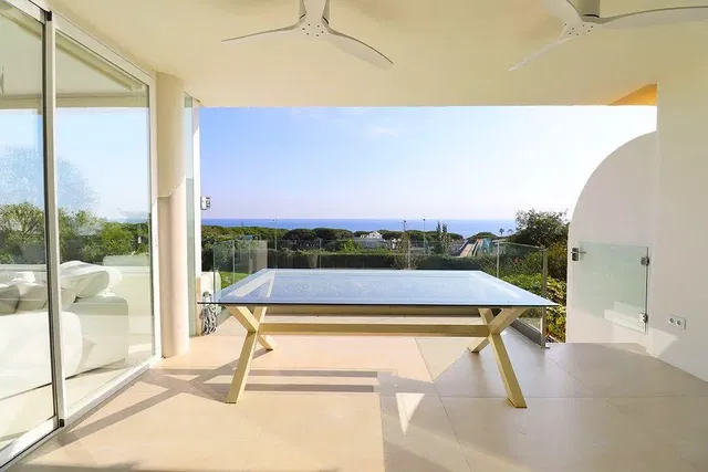 Terasa; pogled, pločice, prirodno svjetlo