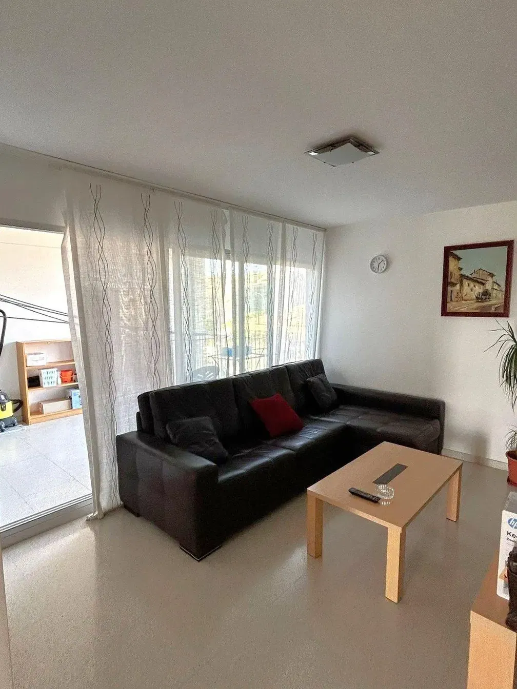 Dnevna soba; prirodno svjetlo, moderni stil