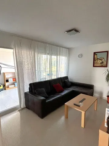 Dnevna soba; prirodno svjetlo, moderni stil