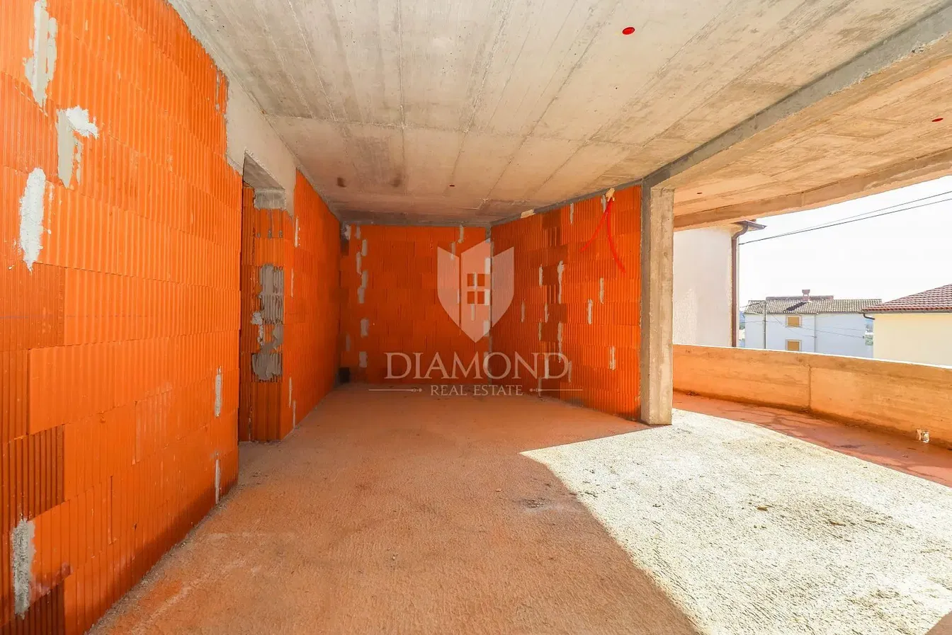 Otro; necesita renovación, luz natural