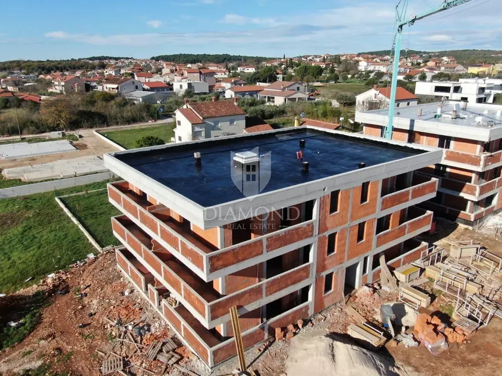 Casa y alrededores; vista