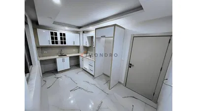 Mutfak; mutfak aletleri, fayans zemin, tadilatlı