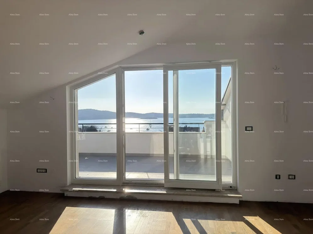 Balkon; pogled, prirodna svjetlost