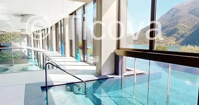 حمام; إطلالة, ضوء طبيعي