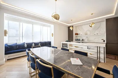 Кухиња; природно светло, модерни стил, дрвени под