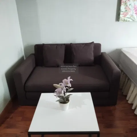 Wohnzimmer; holzboden, tageslicht, moderner stil