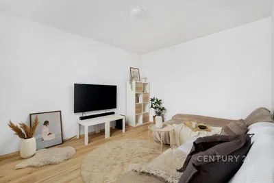 Wohnzimmer; tageslicht, moderner stil, holzboden