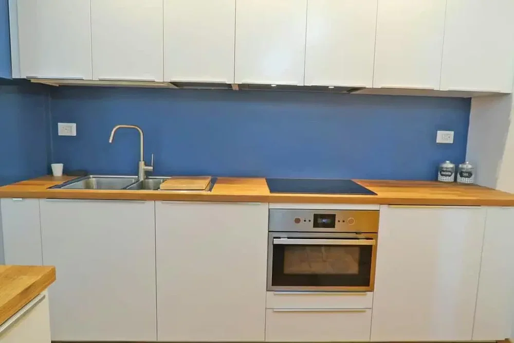 Кухиња; кухињски апарати, природно светло