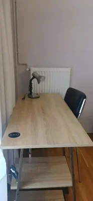 Остало; дрвени под, природно светло