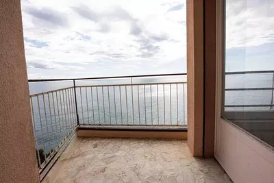 Balkon; widok, podłoga z płytek