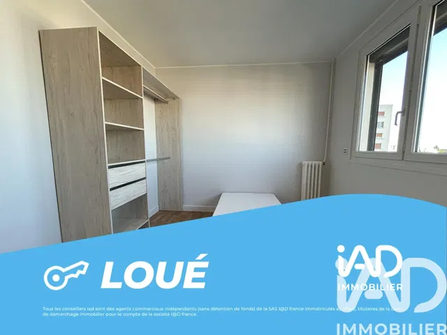 Schlafzimmer; holzboden, tageslicht, renoviert