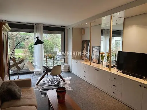 Dnevni boravak; pogled, prirodna svjetlost, moderan stil