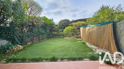 Haus und umgebung; tageslicht