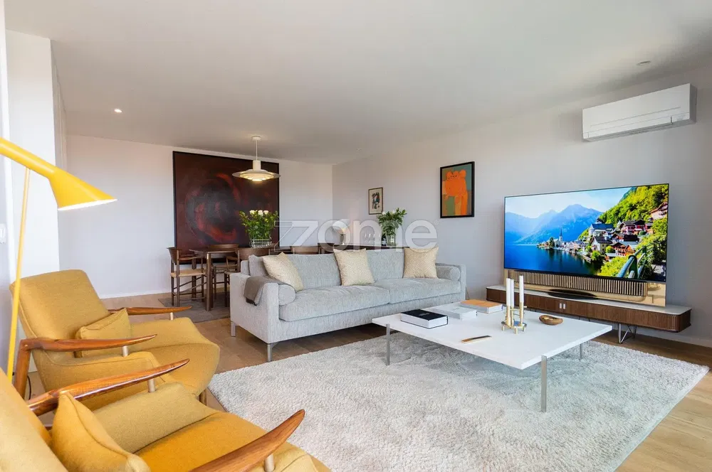 Дневна соба; природно светло, модерни стил