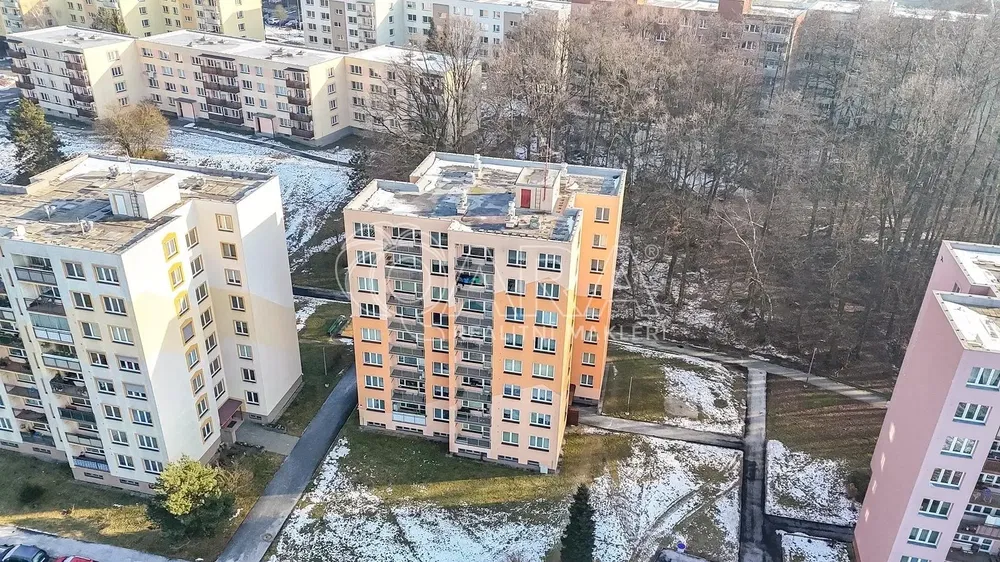 Haus und umgebung; blick