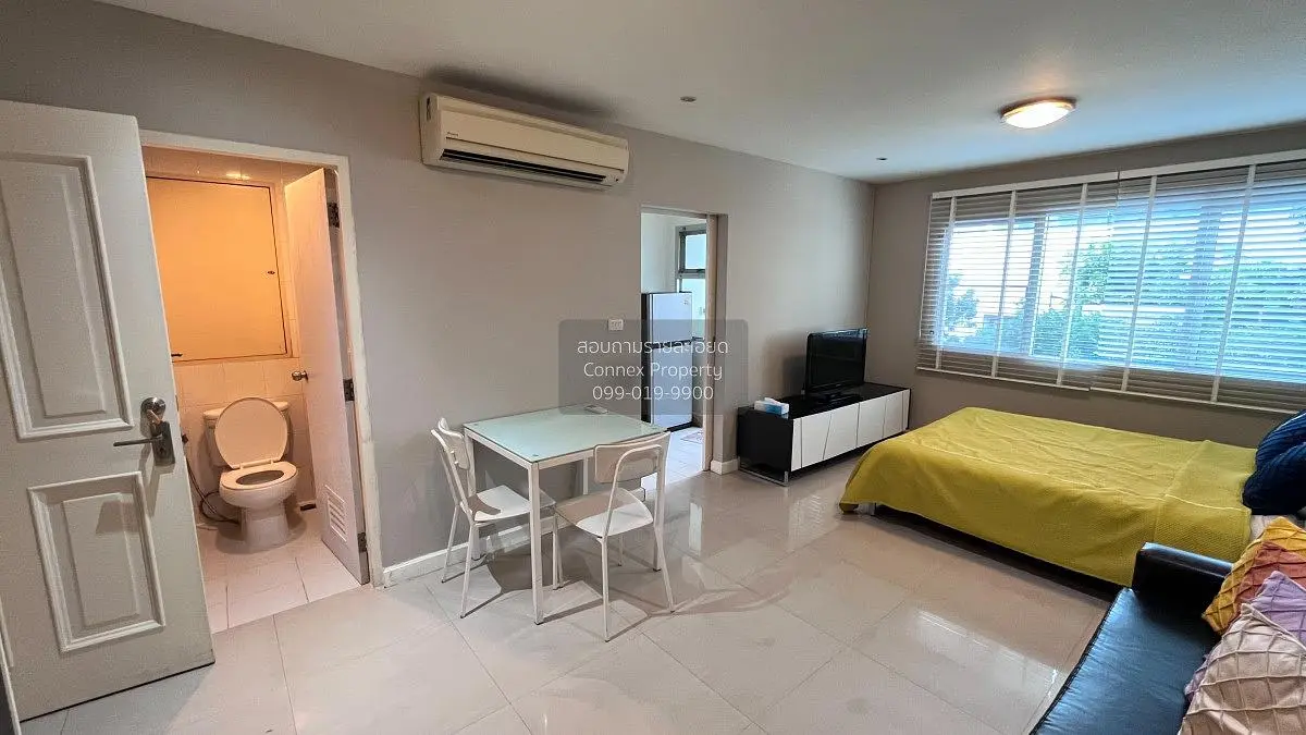 Spálňa; dlažba, prirodzené svetlo