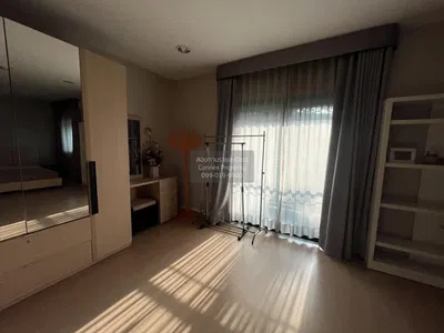 Slaapkamer; natuurlijk licht, tegelvloer