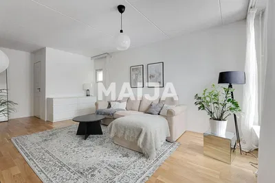 Obývačka; prirodzené svetlo, moderný štýl, drevená podlaha