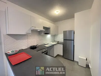 Mutfak; mutfak aletleri, tadilatlı, fayans zemin