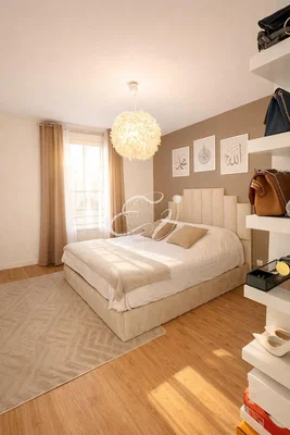 Ložnice; přirozené světlo, moderní styl