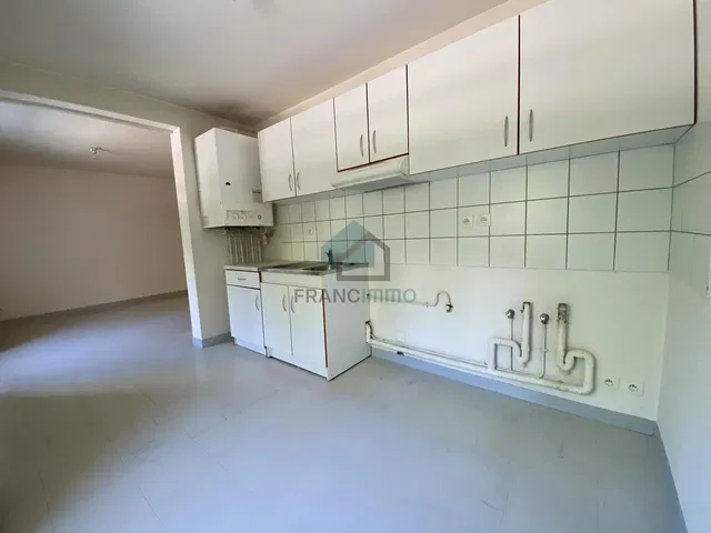Kitchen; tile floor, renovated