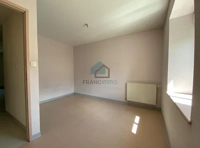 Schlafzimmer; fliesenboden, tageslicht