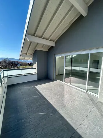 Terrace; tile floor, view