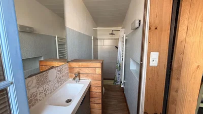 Купатило; плочице, природно светло, реновиран
