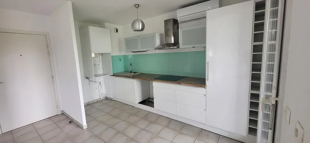 Mutfak; mutfak aletleri, fayans zemin