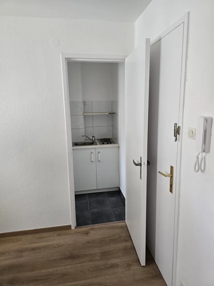 Küche; fliesenboden, holzboden