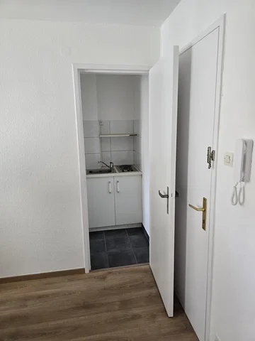 Kitchen; tile floor, wood floor