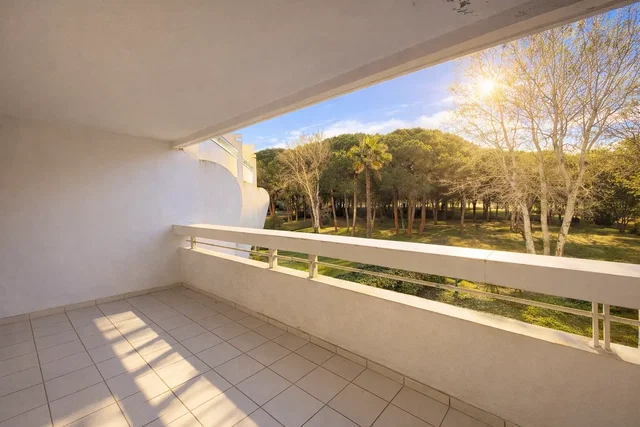 Balkon; widok, podłoga z płytek