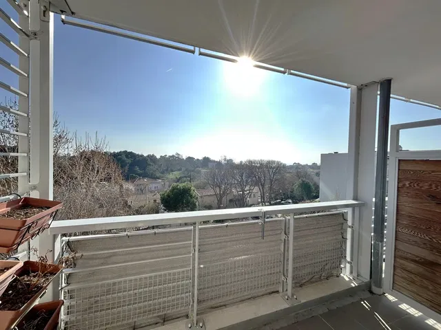 Balcony; view, natural light