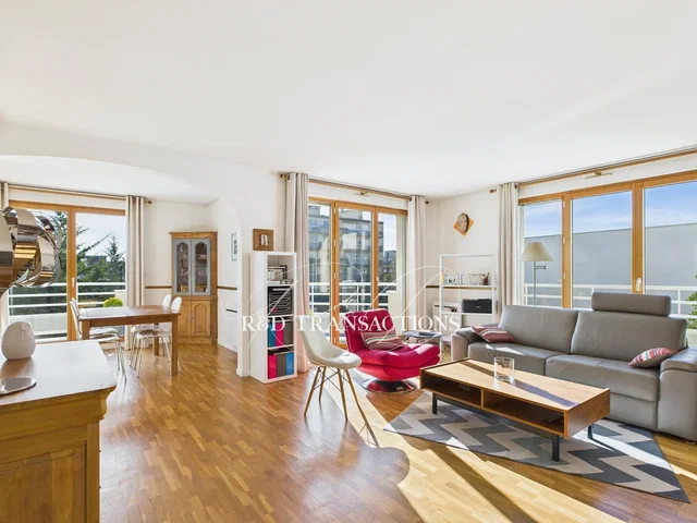 Living room; view, wood floor, natural light, modern style