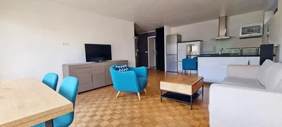 Soggiorno; luce naturale, stile moderno