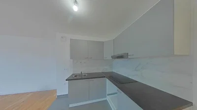 Kuhinja; kuhinjski aparati, pločice, renoviran, prirodno svjetlo